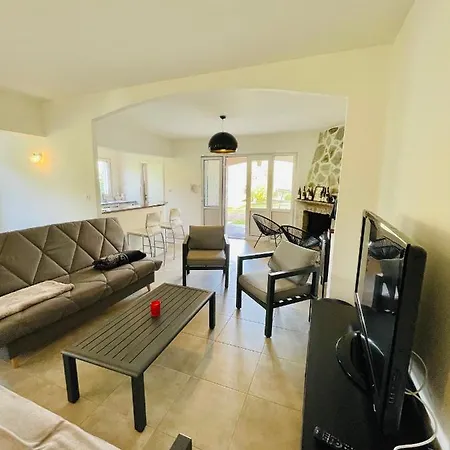 Apartament Bas De Villa Tout Equipe Avec Magnifique Vue Sur Le Mont Gozzi, Proche Ajaccio Appietto