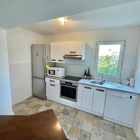 Apartament Bas De Villa Tout Equipe Avec Magnifique Vue Sur Le Mont Gozzi, Proche Ajaccio